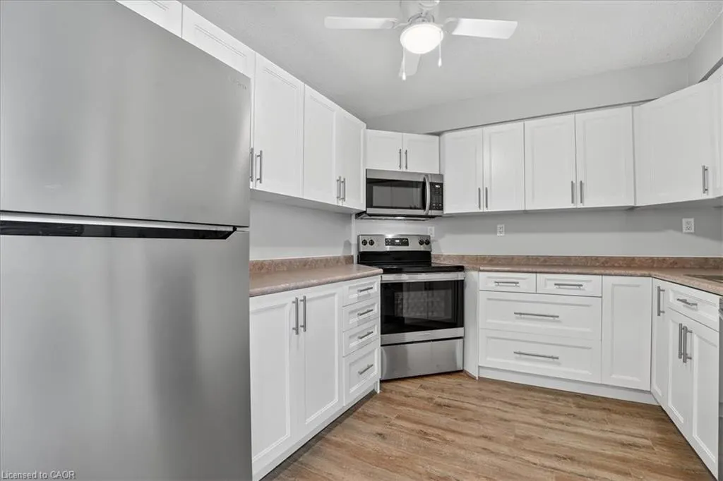 3227 King Street E, #506