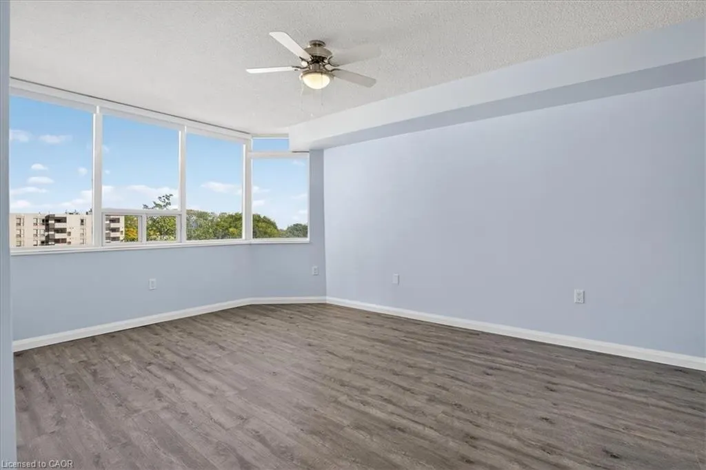 3227 King Street E, #506