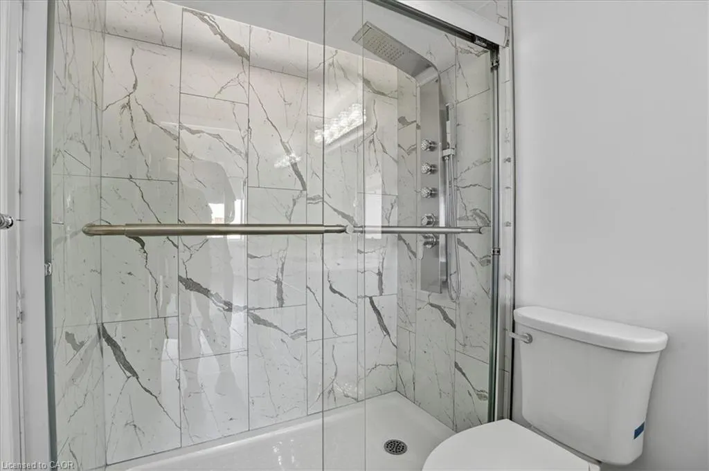 3227 King Street E, #506