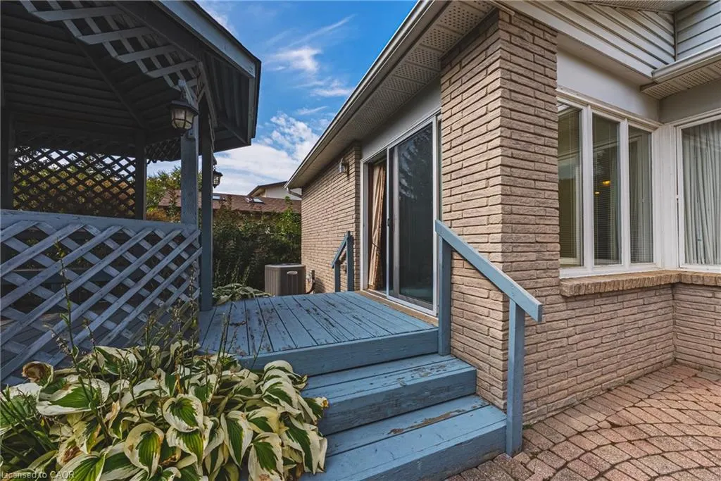 140 Amberly Boulevard