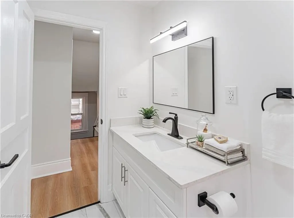 15 Barnesdale Avenue N, #1
