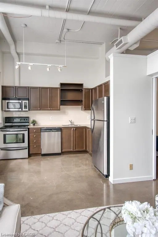 404 King Street W, #212