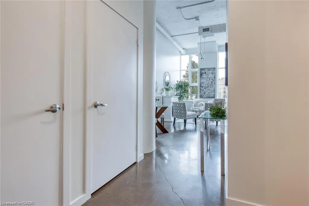 404 King Street W, #212