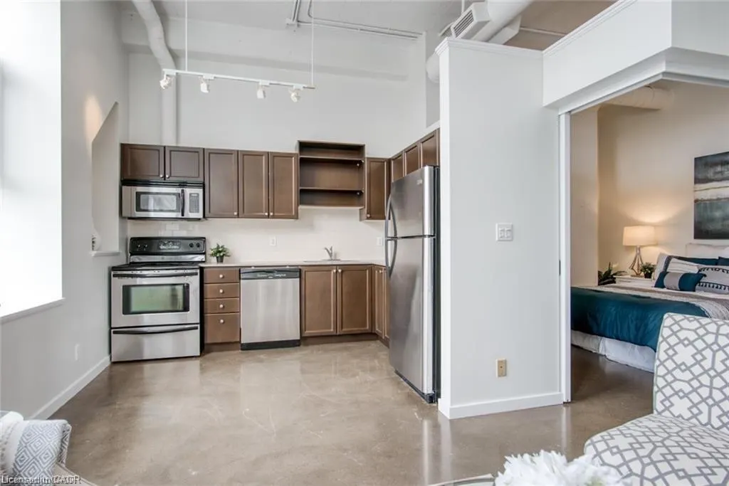 404 King Street W, #212