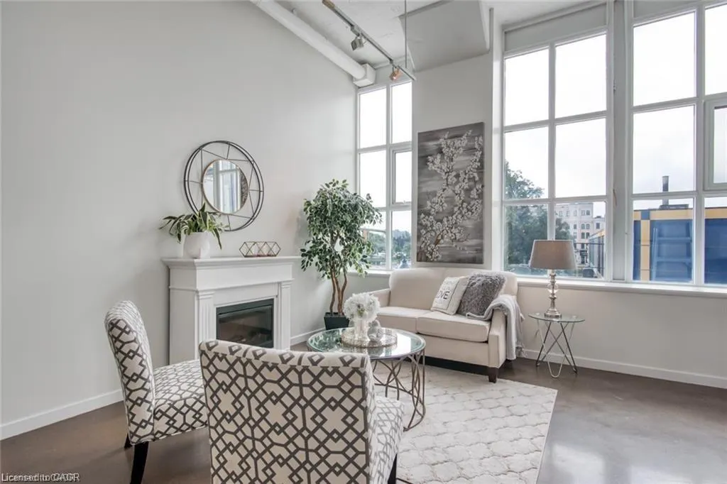 404 King Street W, #212