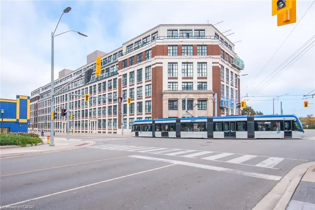404 King Street W, #212
