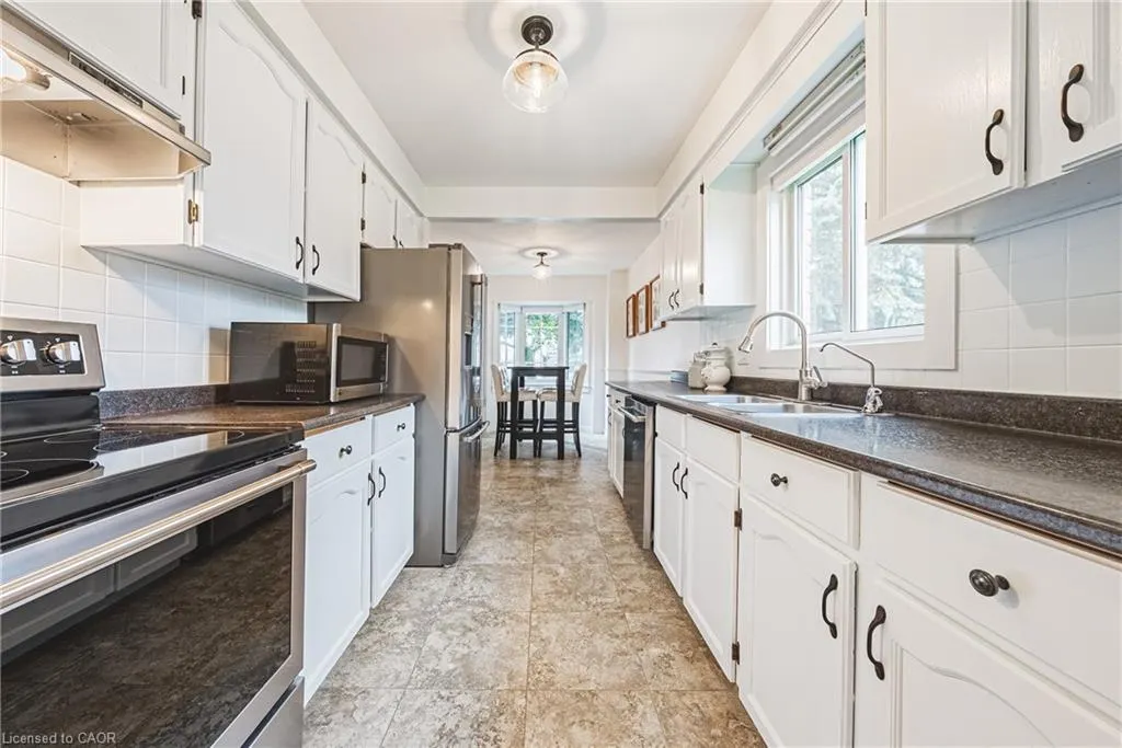 35 Cowan Boulevard