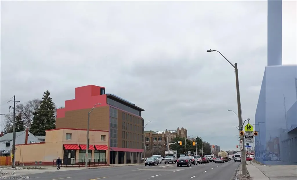 906 Main Street W