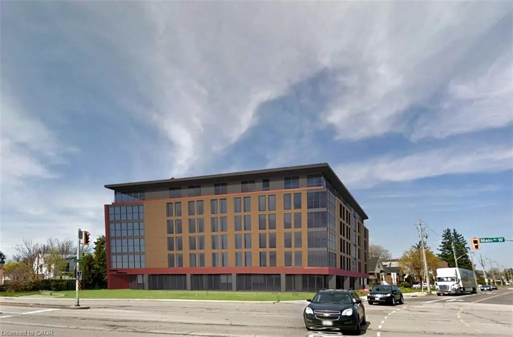 906 Main Street W