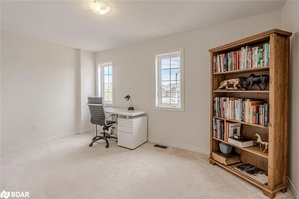 25 Mandley Street