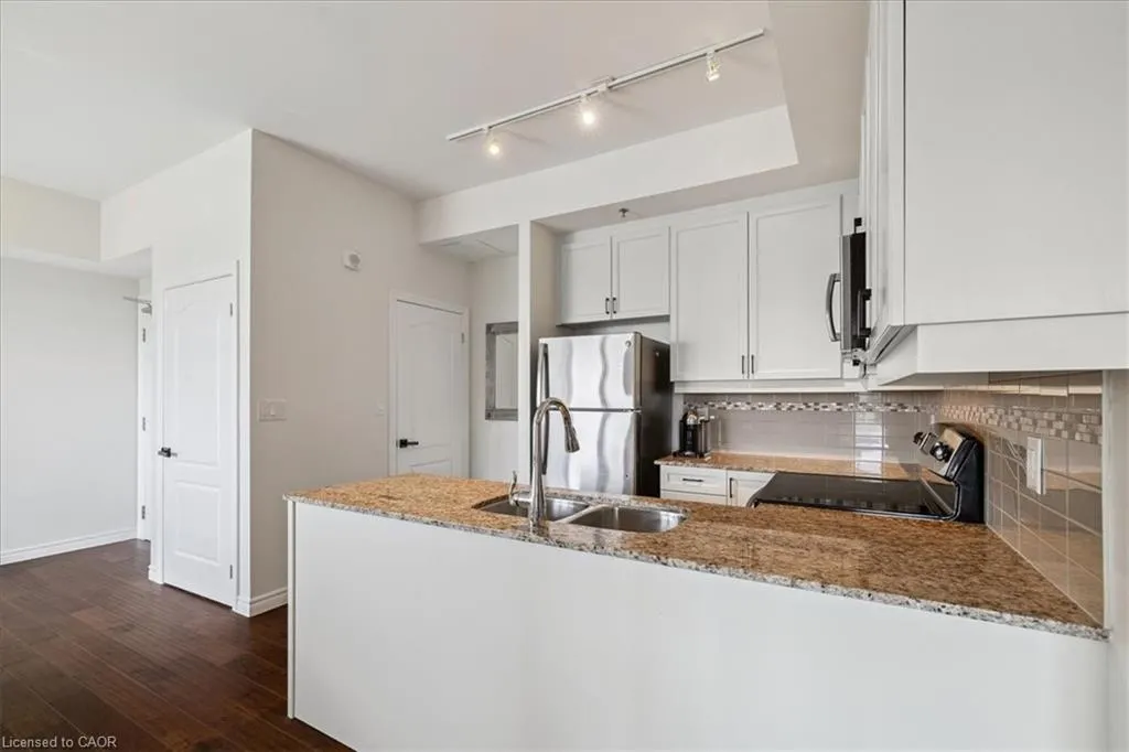 34 Plains Road E, #501