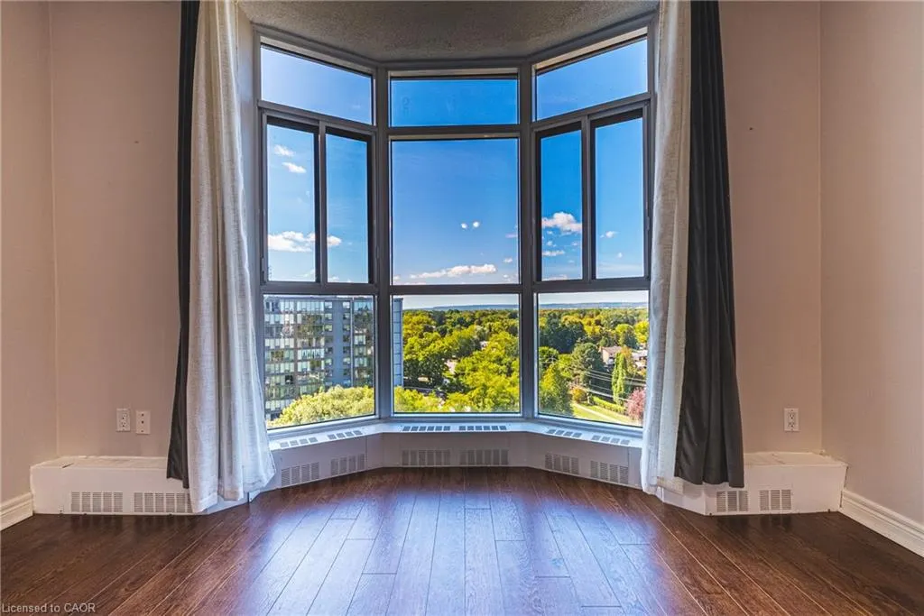 5250 Lakeshore Road, #1009