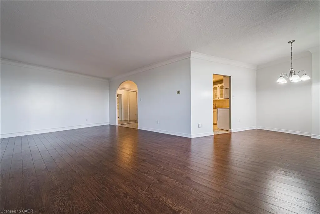 5250 Lakeshore Road, #1009
