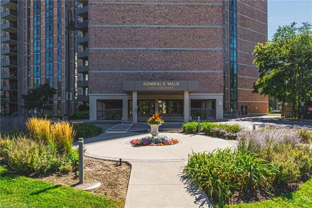 5250 Lakeshore Road, #1009