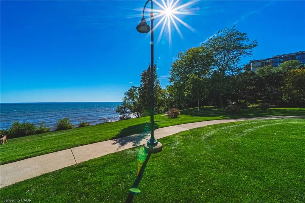 5250 Lakeshore Road, #1009