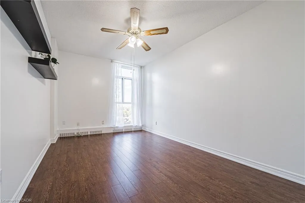 5250 Lakeshore Road, #1009
