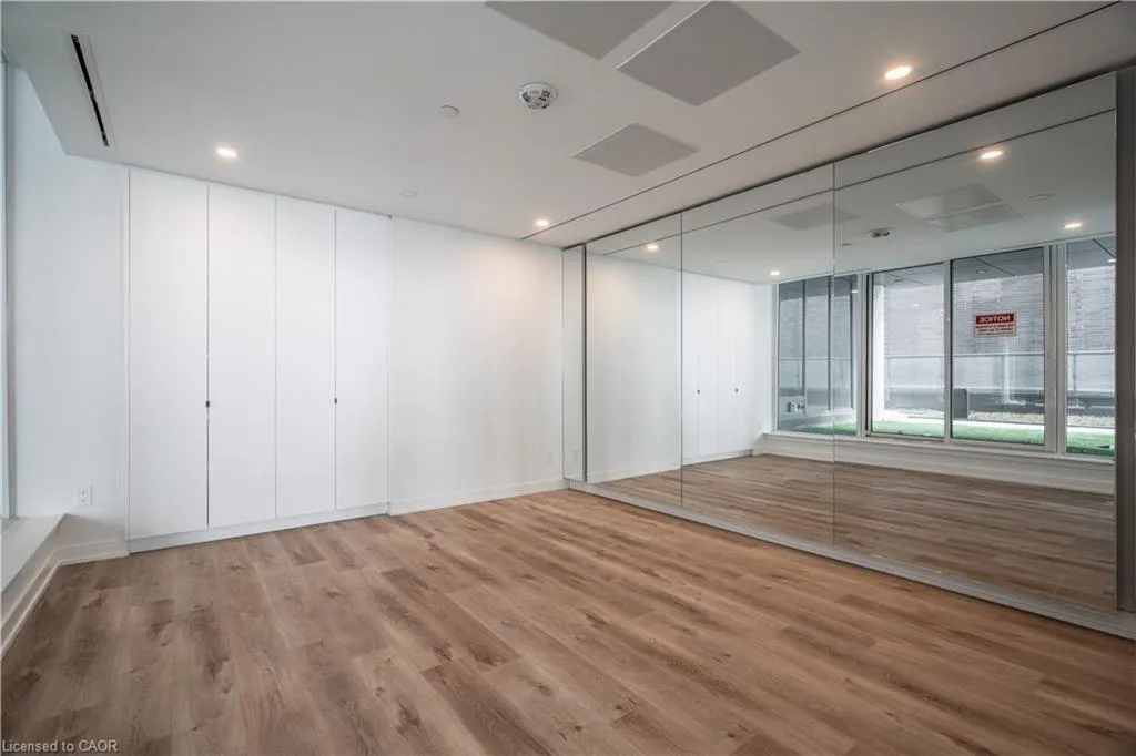370 Martha Street, #908