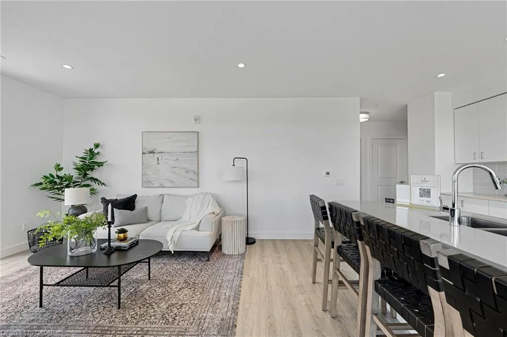 50 Grand Avenue S, #801