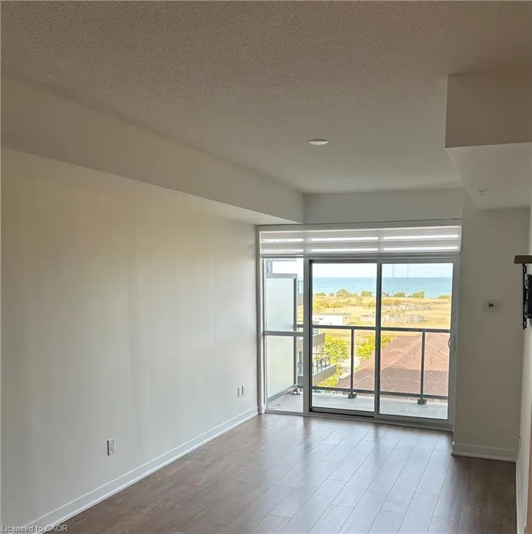 550 North Service Road, #612