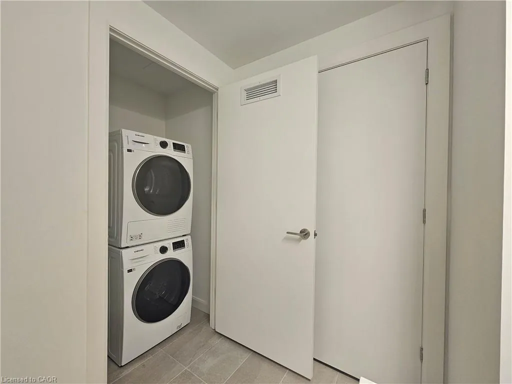 741 King Street W, #1705