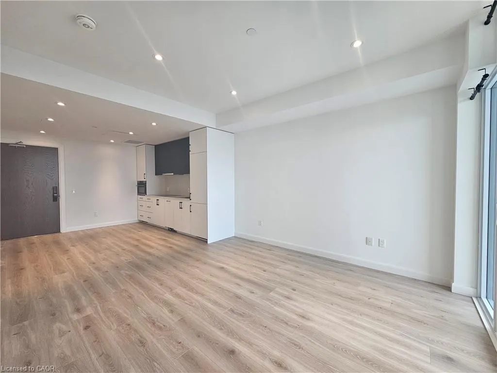 741 King Street W, #1705