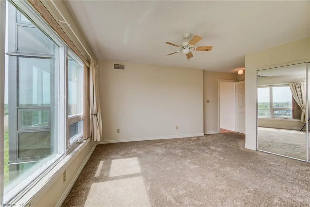 237 King Street W, #901