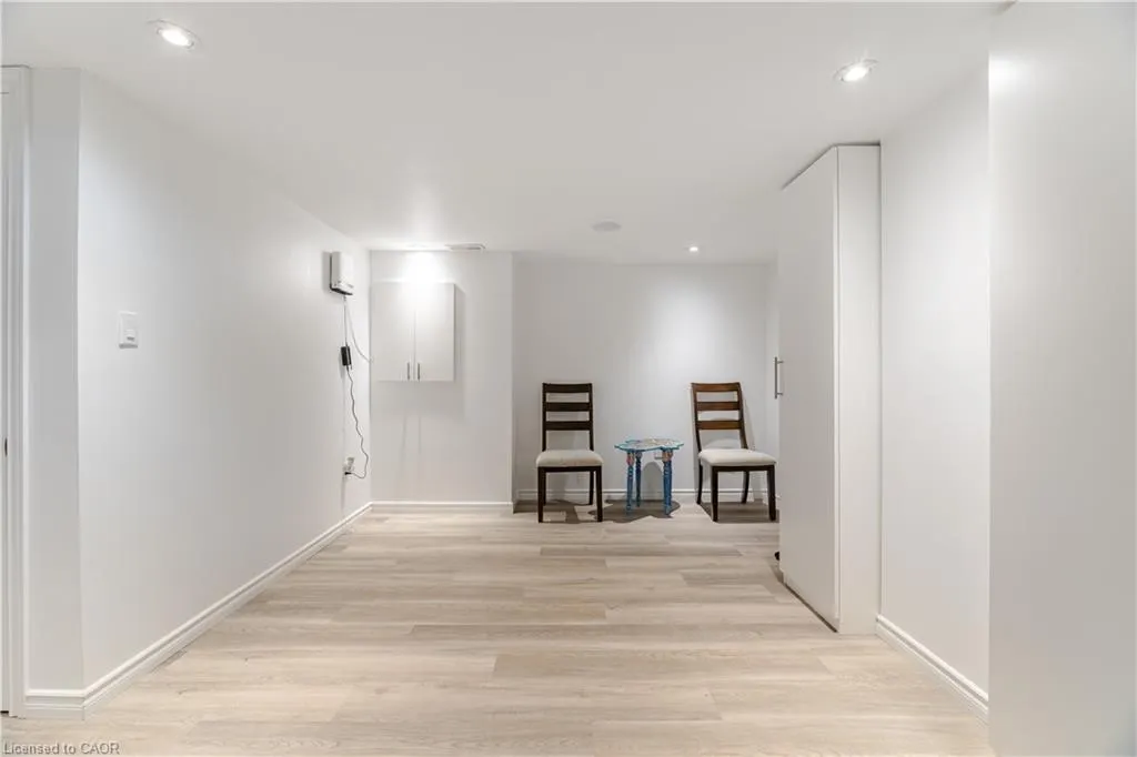 90 Raymond Road, #6