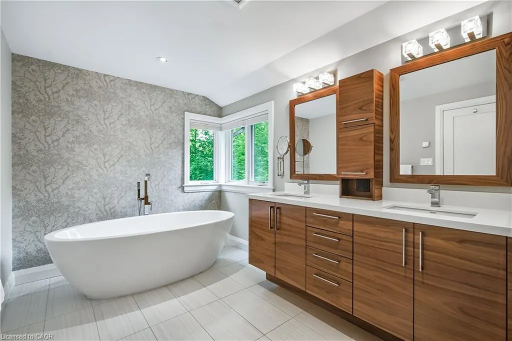 61 Oak Knoll Drive