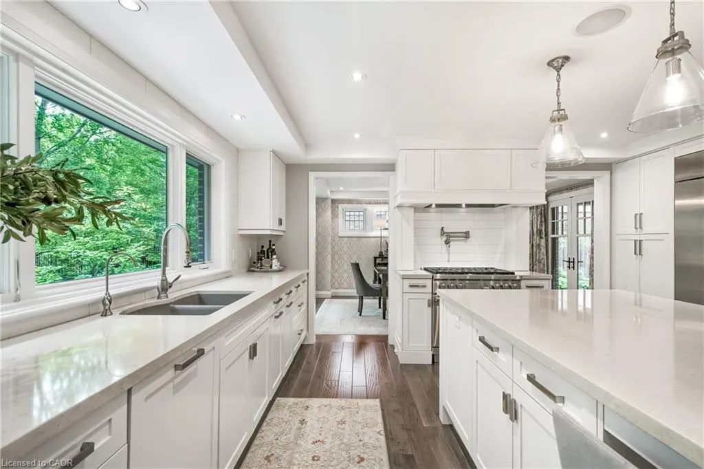61 Oak Knoll Drive