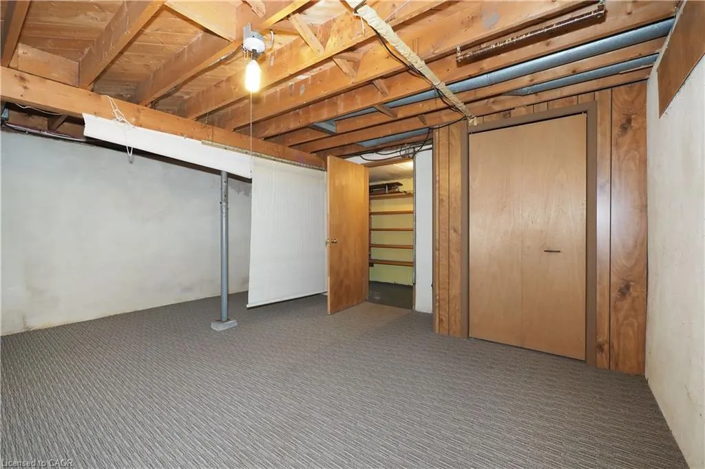 881 Dunbar Road