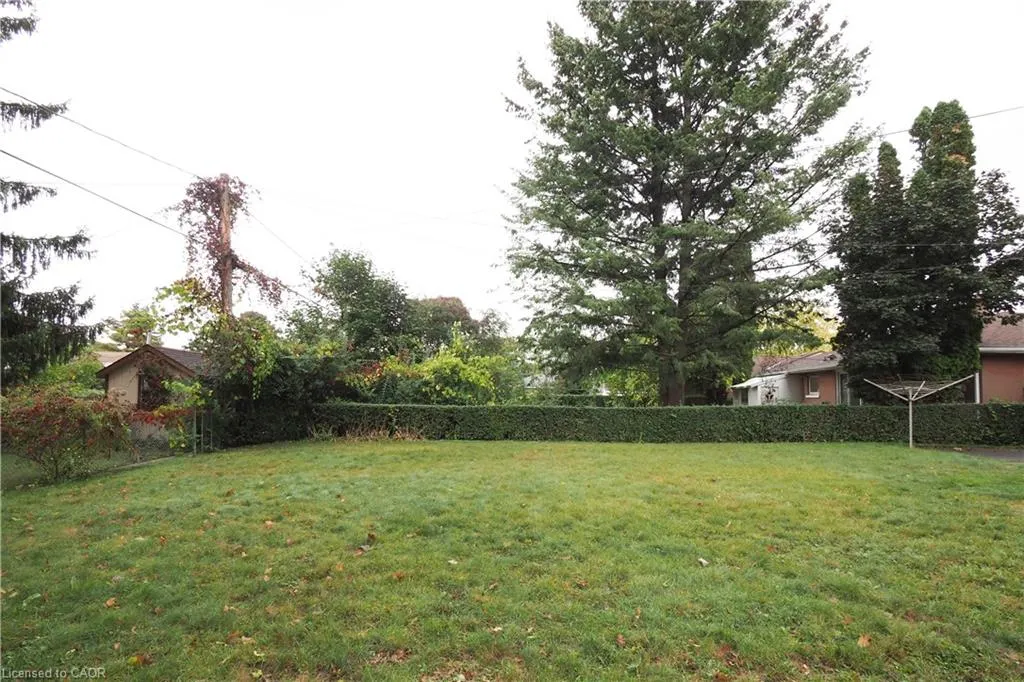 881 Dunbar Road