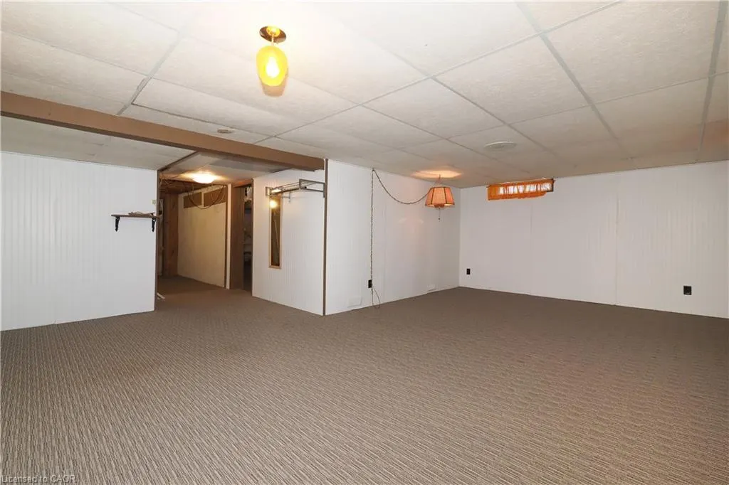 881 Dunbar Road