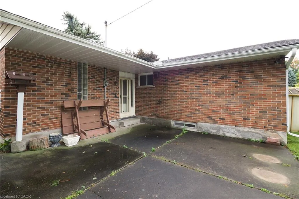 881 Dunbar Road