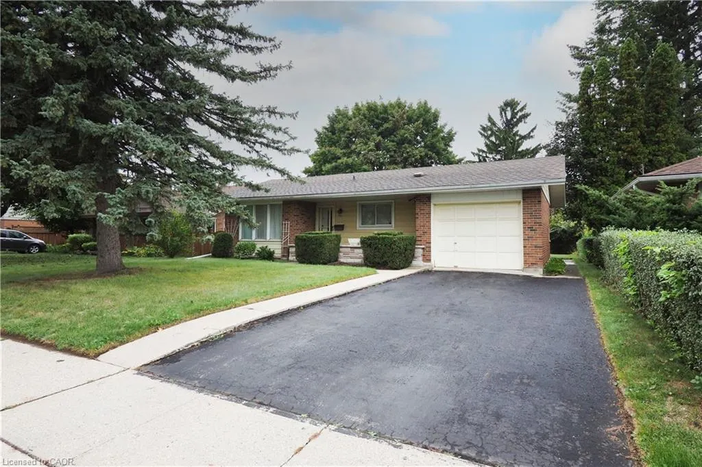 881 Dunbar Road