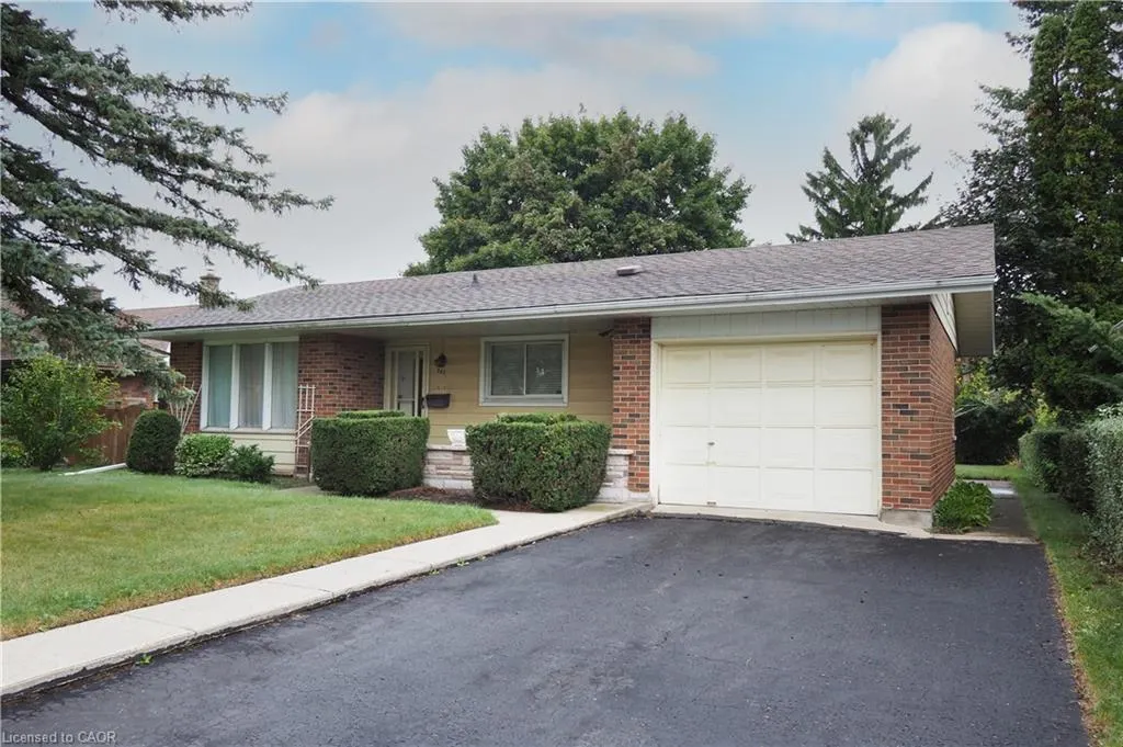 881 Dunbar Road