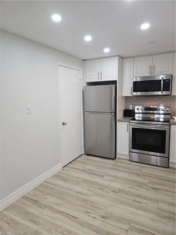 565 Greenfield Avenue, #503