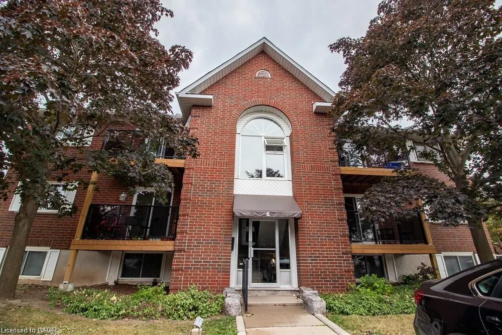 565 Greenfield Avenue, #503