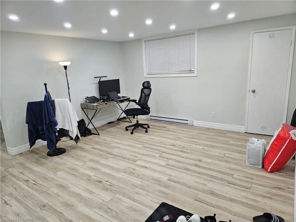 565 Greenfield Avenue, #503