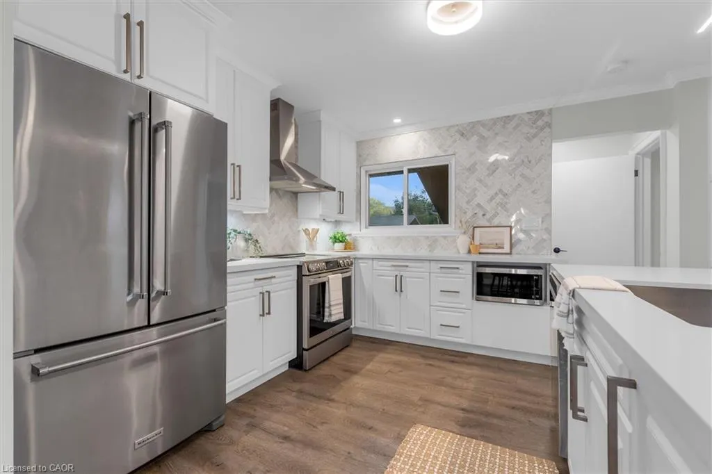 3 Mulock Avenue