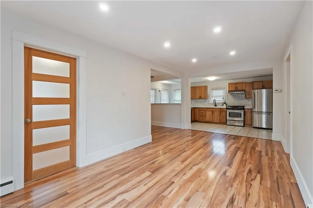 543 Vine Street