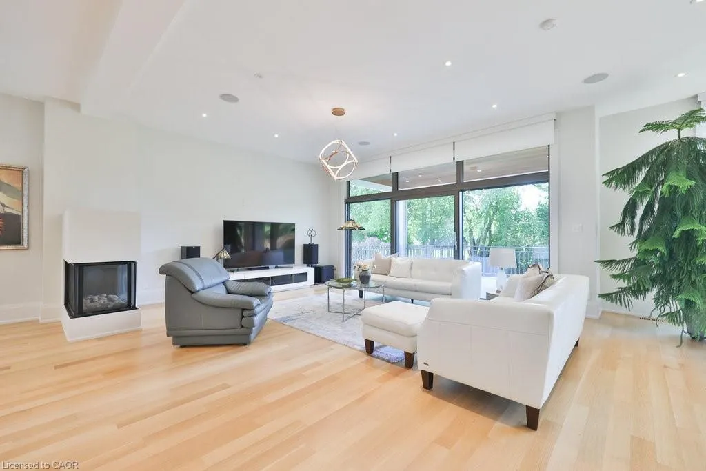 1456 Applewood Road