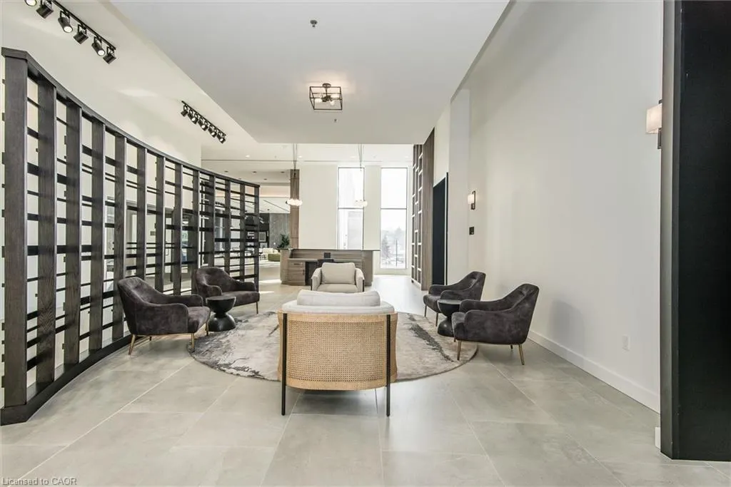 15 Glebe Street, #902