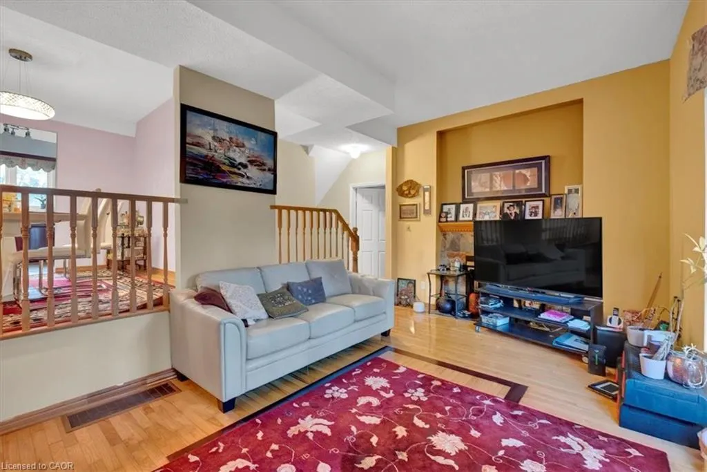 1983 Main Street W, #1