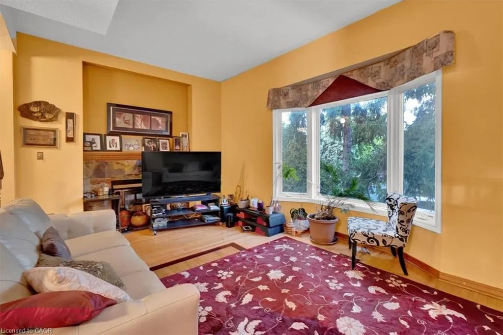 1983 Main Street W, #1