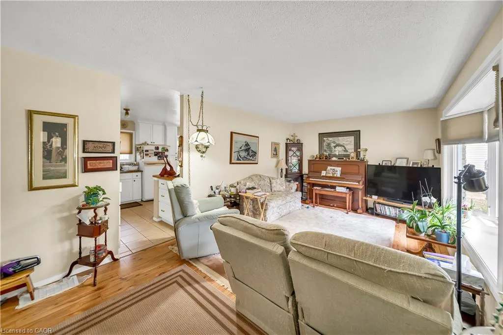 13 Gilston Parkway