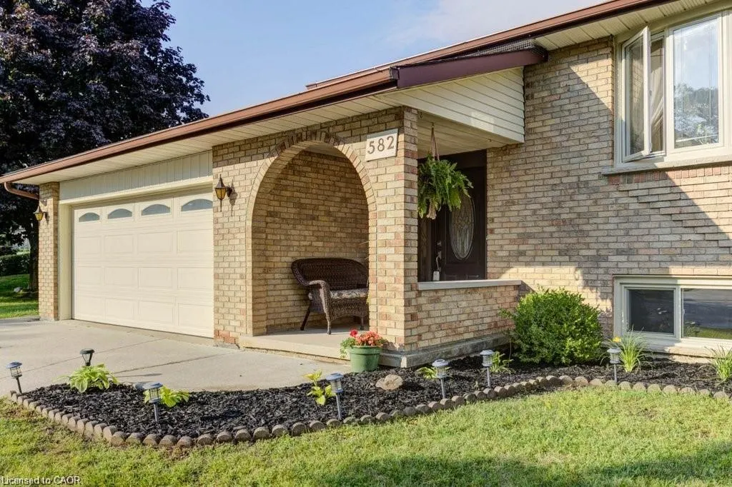 582 Skylark Road