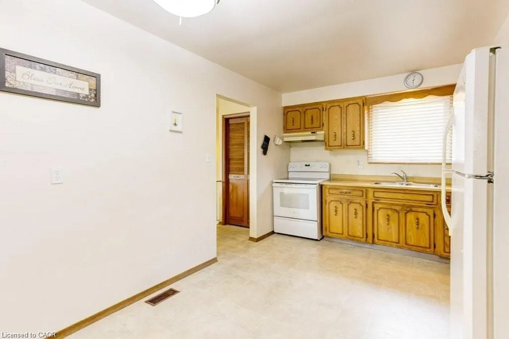 582 Skylark Road