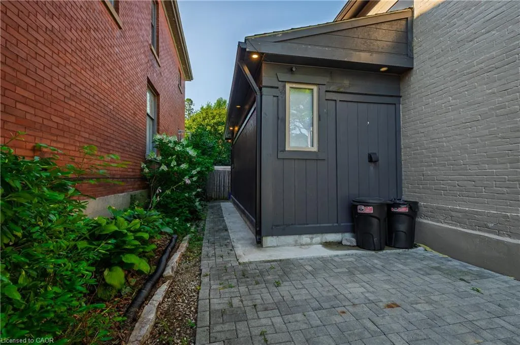 499 Canterbury Street