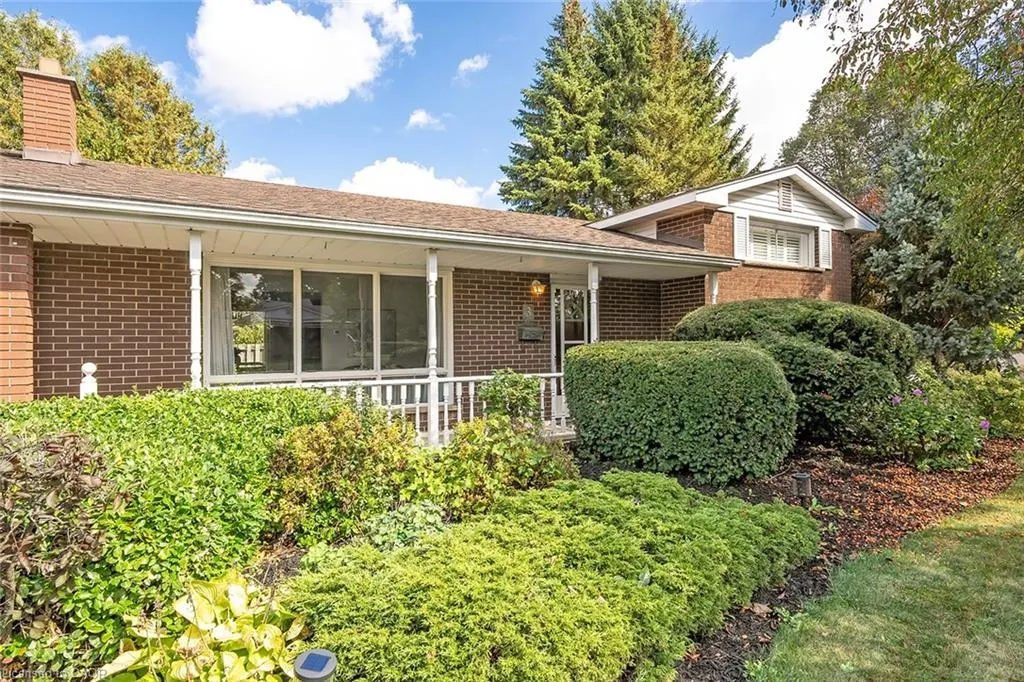 3 White Oaks Avenue