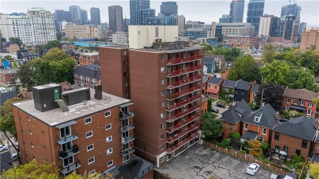141 Catharine Street, #204
